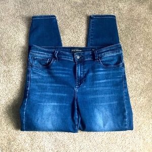 Lucky Brand Ava Legging Jeans